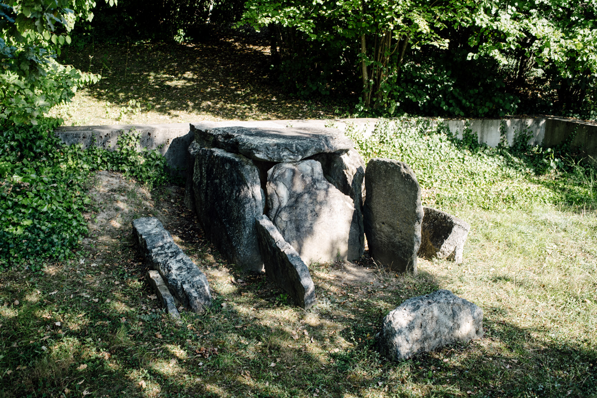 Laténium – Parc et musée d'archéologie de Neuchâtel – Dolmen néolithique