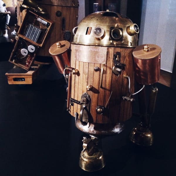 Steampunk R2-D2, exposition "Je suis ton père" à la Maison d'Ailleurs