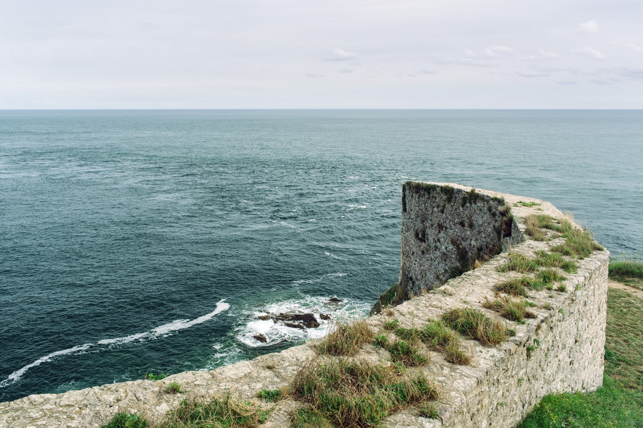 Bretagne, la Manche vue depuis les remparts de Fort la Latte